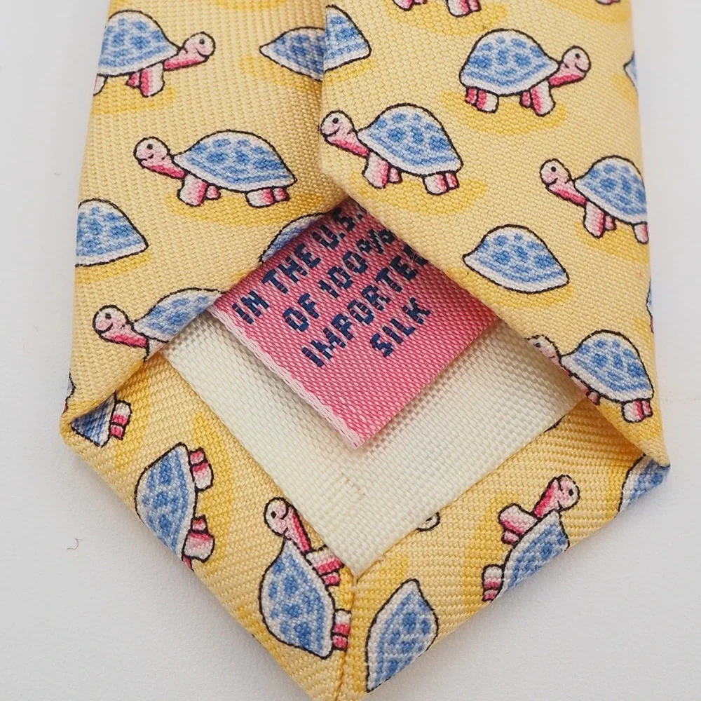 Vineyard Vines 100% Silk Turtle Tie Made in USA Novelty Preppy